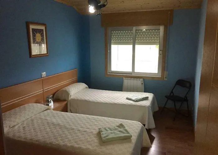 M Ramona Reja Diaz ロウレンサー